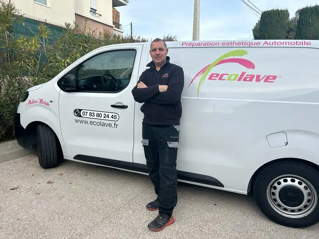 Eric Lopez, franchisé Ecolave à Nice